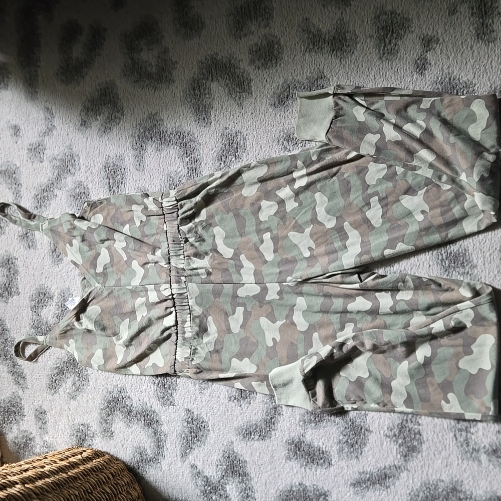 Alternative Light Moss Camo Jumpsuit Sz XS NWT - Picture 9 of 9